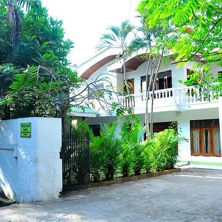 French Garden Tourist Rest Hotel Anuradhapura Buitenkant foto