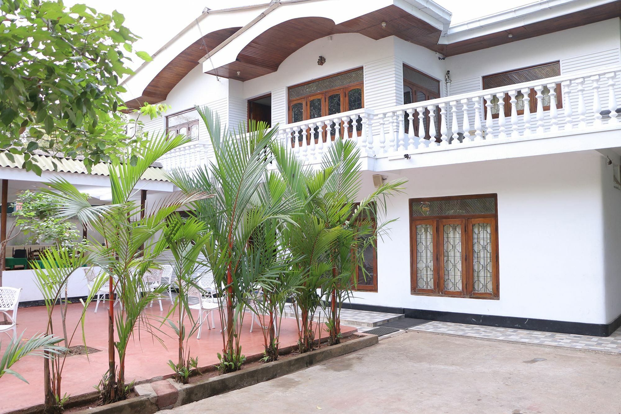 French Garden Tourist Rest Hotel Anuradhapura Buitenkant foto